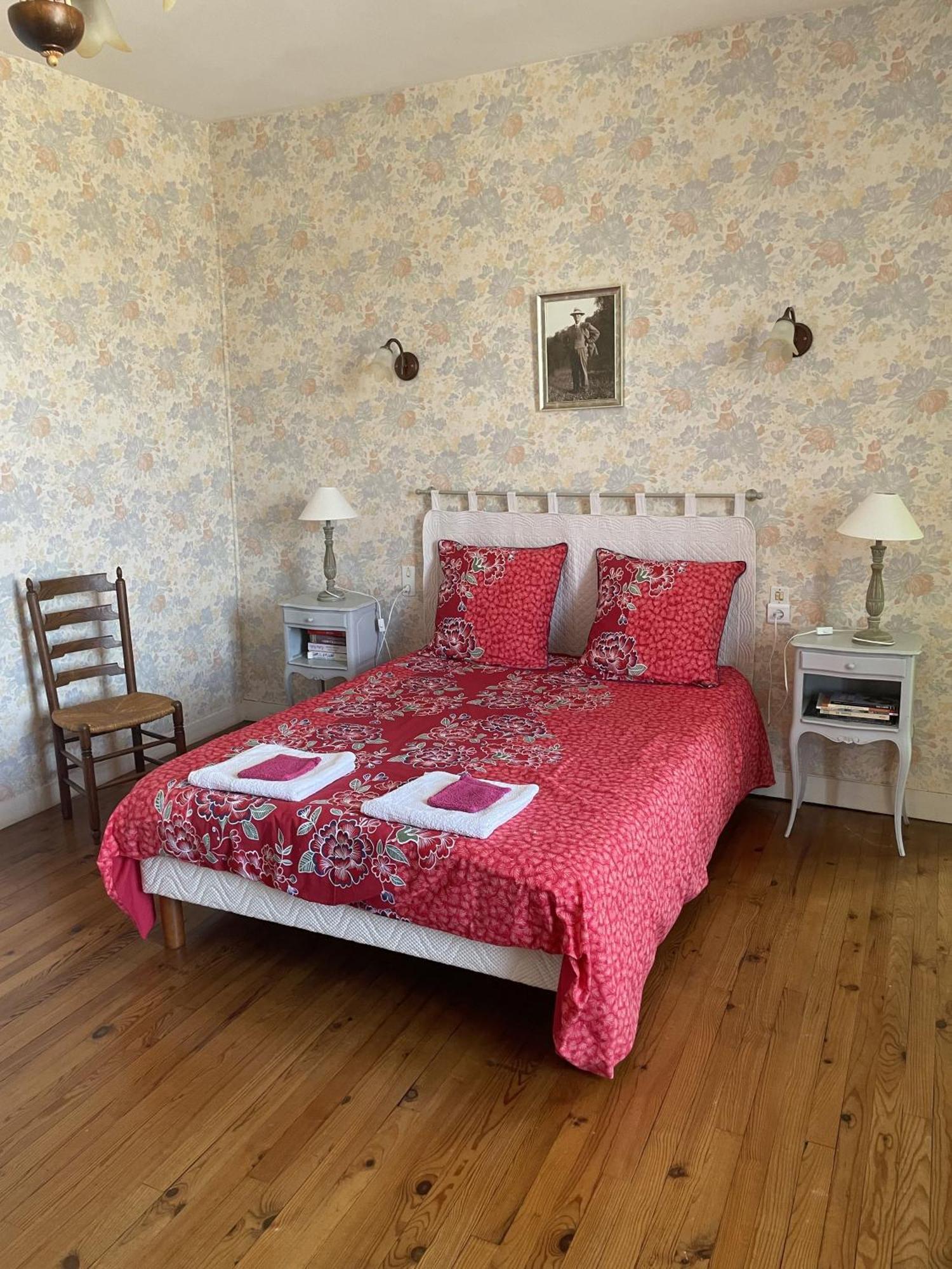 B&B Chambres D'Hotes Ferme Mahyas Saint-Jean-de-Savigny Exteriör bild