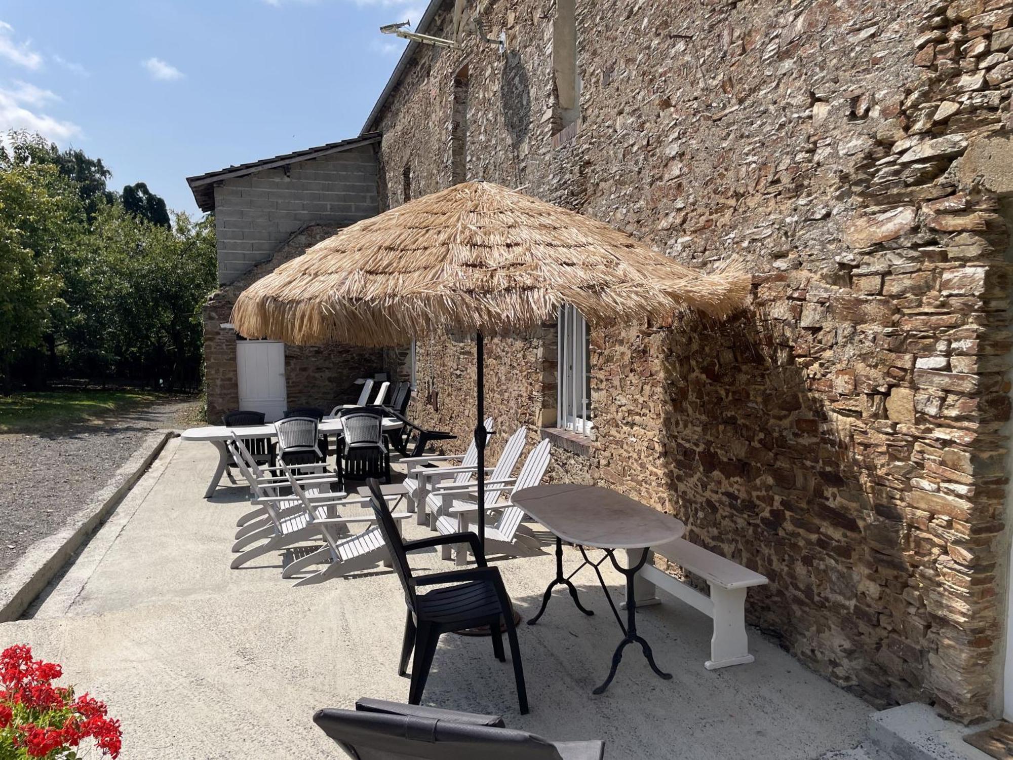 B&B Chambres D'Hotes Ferme Mahyas Saint-Jean-de-Savigny Exteriör bild