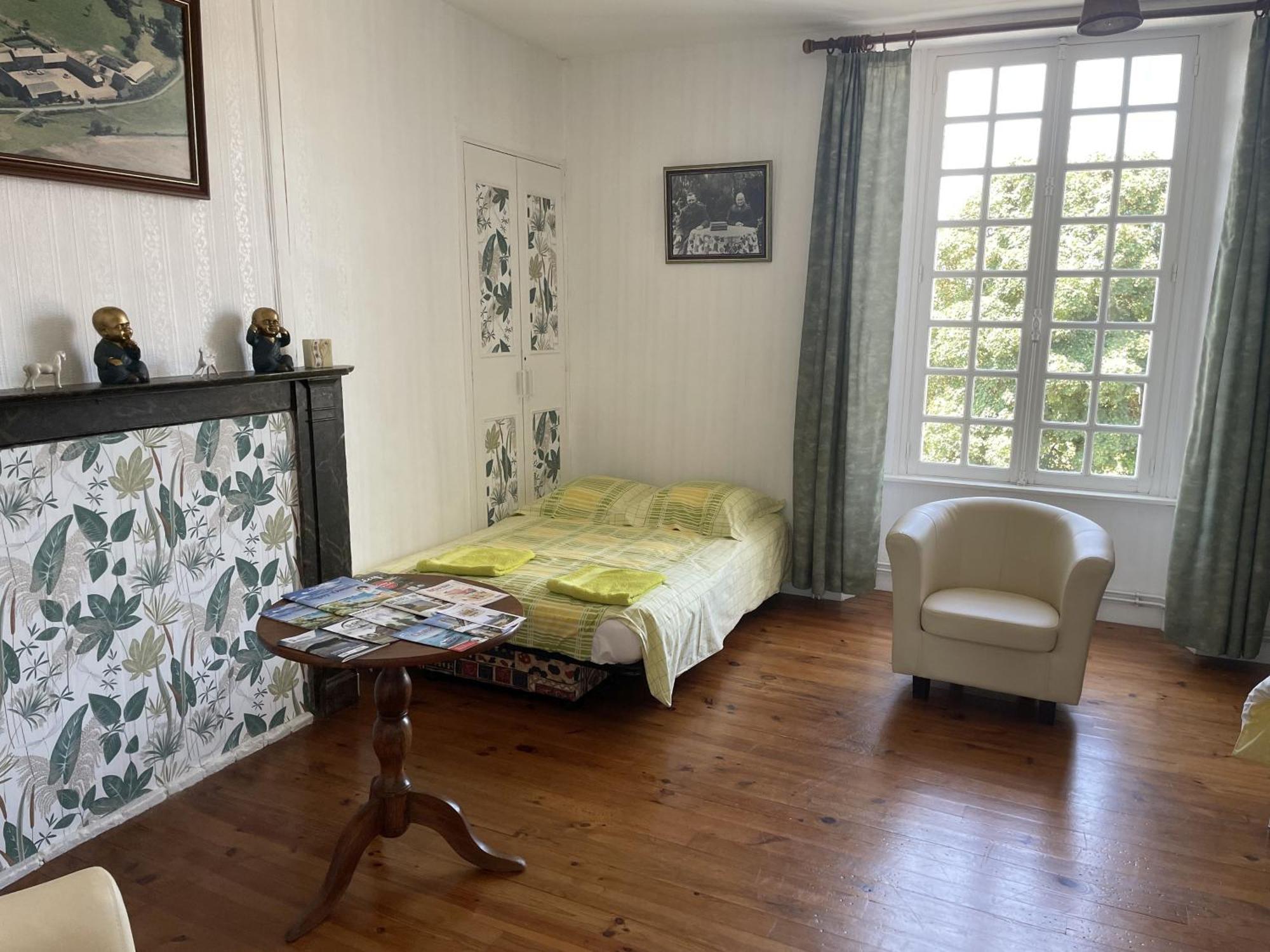 B&B Chambres D'Hotes Ferme Mahyas Saint-Jean-de-Savigny Exteriör bild